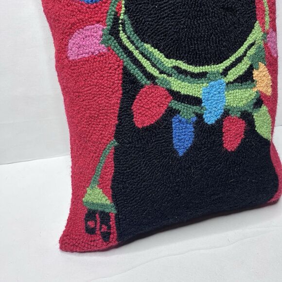 Peking Handicraft Hook Pillow Christmas Cat Wrapped In Lights 16x12 - Picture 3 of 4